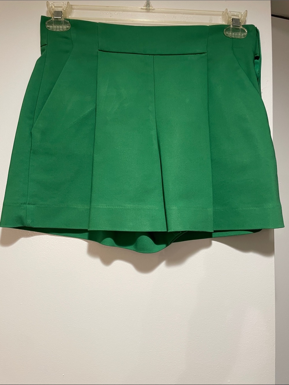Zara Green High-Waist Pleated Women’s Shorts